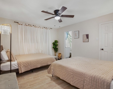 5819 Chrystell Lane - Photo Thumbnail 20