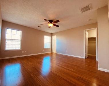 29206 Legends Valley Drive - Photo Thumbnail 10