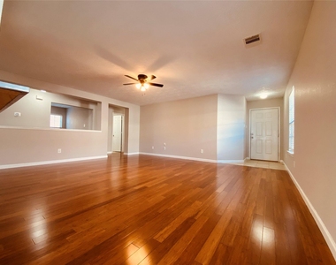 29206 Legends Valley Drive - Photo Thumbnail 5