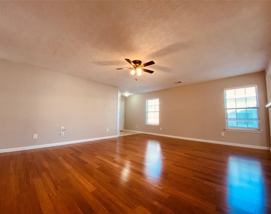 29206 Legends Valley Drive - Photo Thumbnail 4