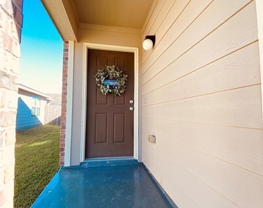 29206 Legends Valley Drive - Photo Thumbnail 2