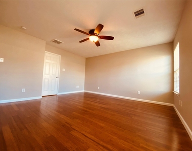 29206 Legends Valley Drive - Photo Thumbnail 11