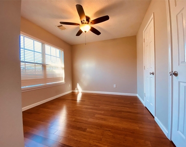 29206 Legends Valley Drive - Photo Thumbnail 17