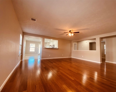 29206 Legends Valley Drive - Photo Thumbnail 3