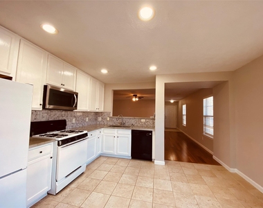 29206 Legends Valley Drive - Photo Thumbnail 8