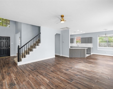 2623 Pine Shadows Drive - Photo Thumbnail 10