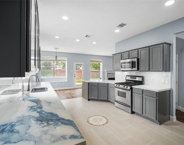 2623 Pine Shadows Drive - Photo Thumbnail 11