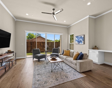 1606 Northwood Street - Photo Thumbnail 8