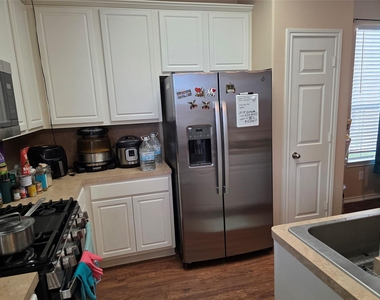 3409 Victorian Manor Lane - Photo Thumbnail 3