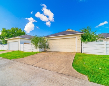 11821 Jelicoe Drive - Photo Thumbnail 18