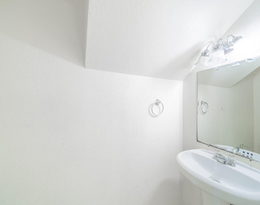 11821 Jelicoe Drive - Photo Thumbnail 17