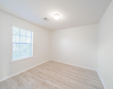 11821 Jelicoe Drive - Photo Thumbnail 13