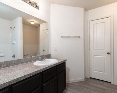 4135 Nathans Park Place - Photo Thumbnail 10