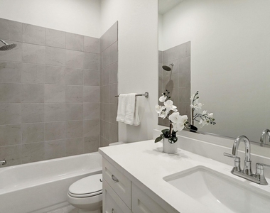 2914 Cline Street - Photo Thumbnail 6