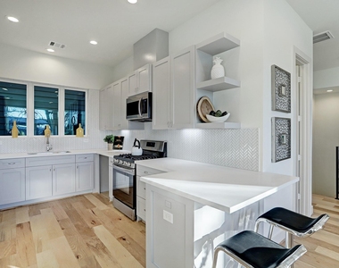 2914 Cline Street - Photo Thumbnail 17