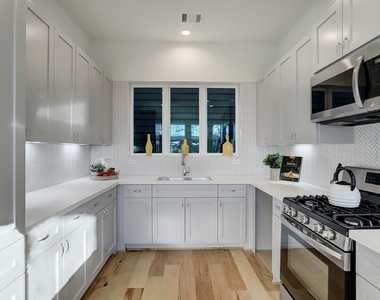 2914 Cline Street - Photo Thumbnail 19