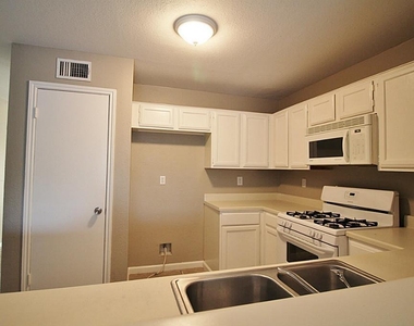 12026 Kleinmeadow Drive - Photo Thumbnail 4