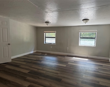 16423 Stinson Lane - Photo Thumbnail 8