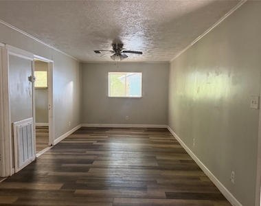 16423 Stinson Lane - Photo Thumbnail 7