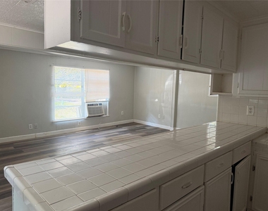 16423 Stinson Lane - Photo Thumbnail 3