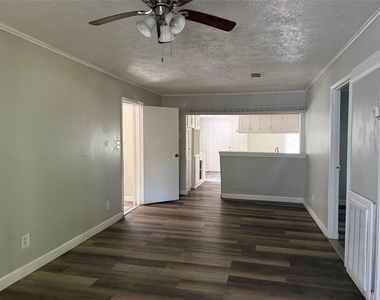16423 Stinson Lane - Photo Thumbnail 9