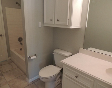 236 Canterbury Drive - Photo Thumbnail 11