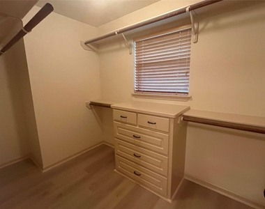 13340 Miller Lane - Photo Thumbnail 4