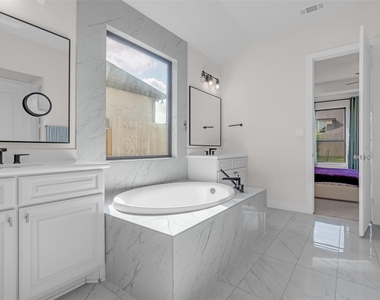 10922 Providence Court - Photo Thumbnail 25