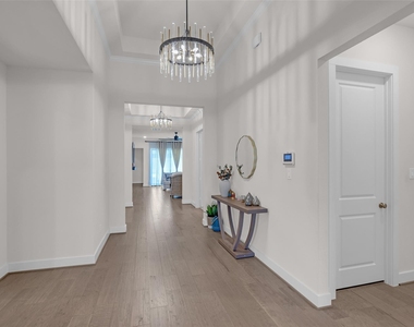 10922 Providence Court - Photo Thumbnail 4