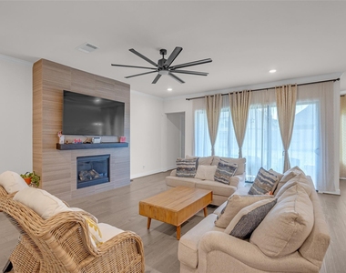 10922 Providence Court - Photo Thumbnail 8