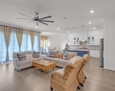 10922 Providence Court - Photo Thumbnail 10