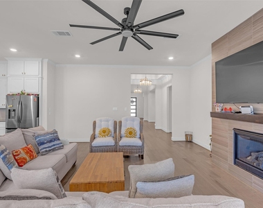 10922 Providence Court - Photo Thumbnail 11