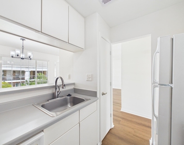 5343 Richmond Avenue - Photo Thumbnail 8