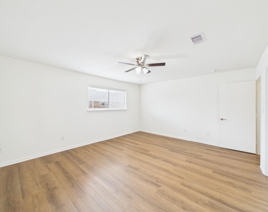 5343 Richmond Avenue - Photo Thumbnail 16