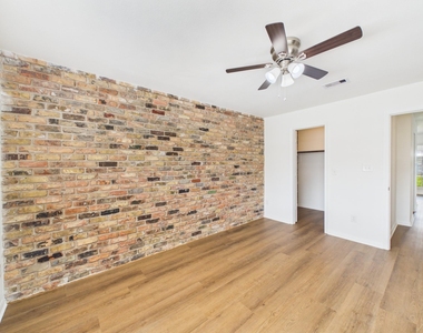 5343 Richmond Avenue - Photo Thumbnail 10