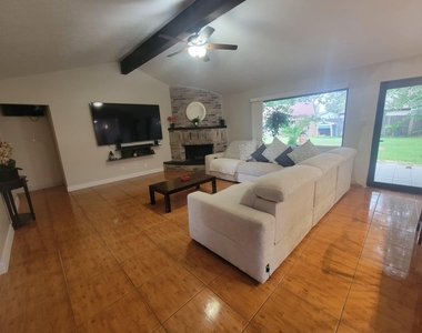 10106 Park Drive - Photo Thumbnail 1