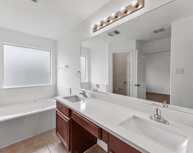 25107 Clover Ranch Drive - Photo Thumbnail 10