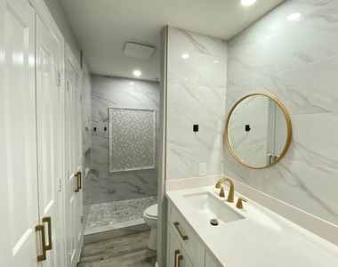7900 N Stadium Drive - Photo Thumbnail 18