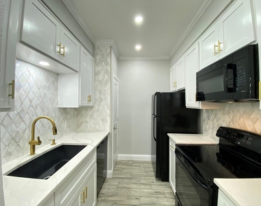 7900 N Stadium Drive - Photo Thumbnail 25