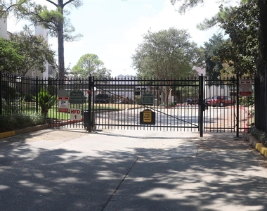 7900 N Stadium Drive - Photo Thumbnail 5