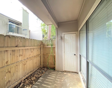 7900 N Stadium Drive - Photo Thumbnail 4