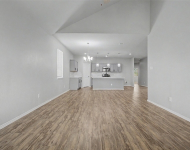 20926 Corisande Street - Photo Thumbnail 8