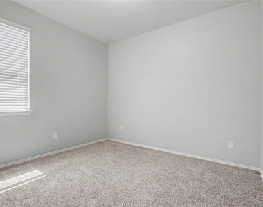 20926 Corisande Street - Photo Thumbnail 14