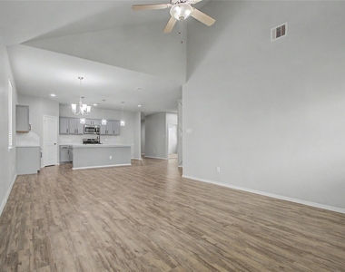 20926 Corisande Street - Photo Thumbnail 7