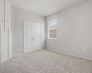 20926 Corisande Street - Photo Thumbnail 18