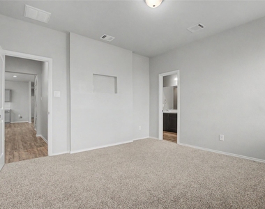 20926 Corisande Street - Photo Thumbnail 16