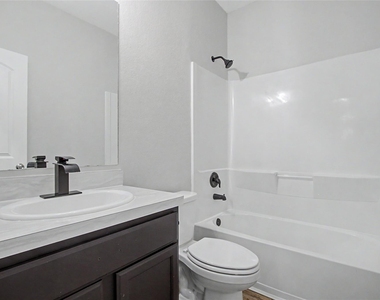 20926 Corisande Street - Photo Thumbnail 12