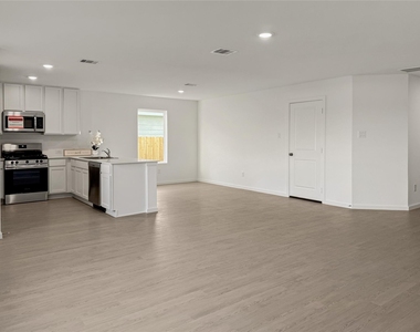 12430 Wild Strawberry Road - Photo Thumbnail 4