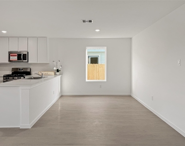 12430 Wild Strawberry Road - Photo Thumbnail 9