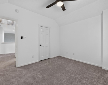 3 W Archwyck Circle - Photo Thumbnail 12